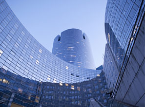France plans to lure high-end finance jobs to its business district, La Defense.
